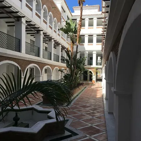 Avda De Palmeras